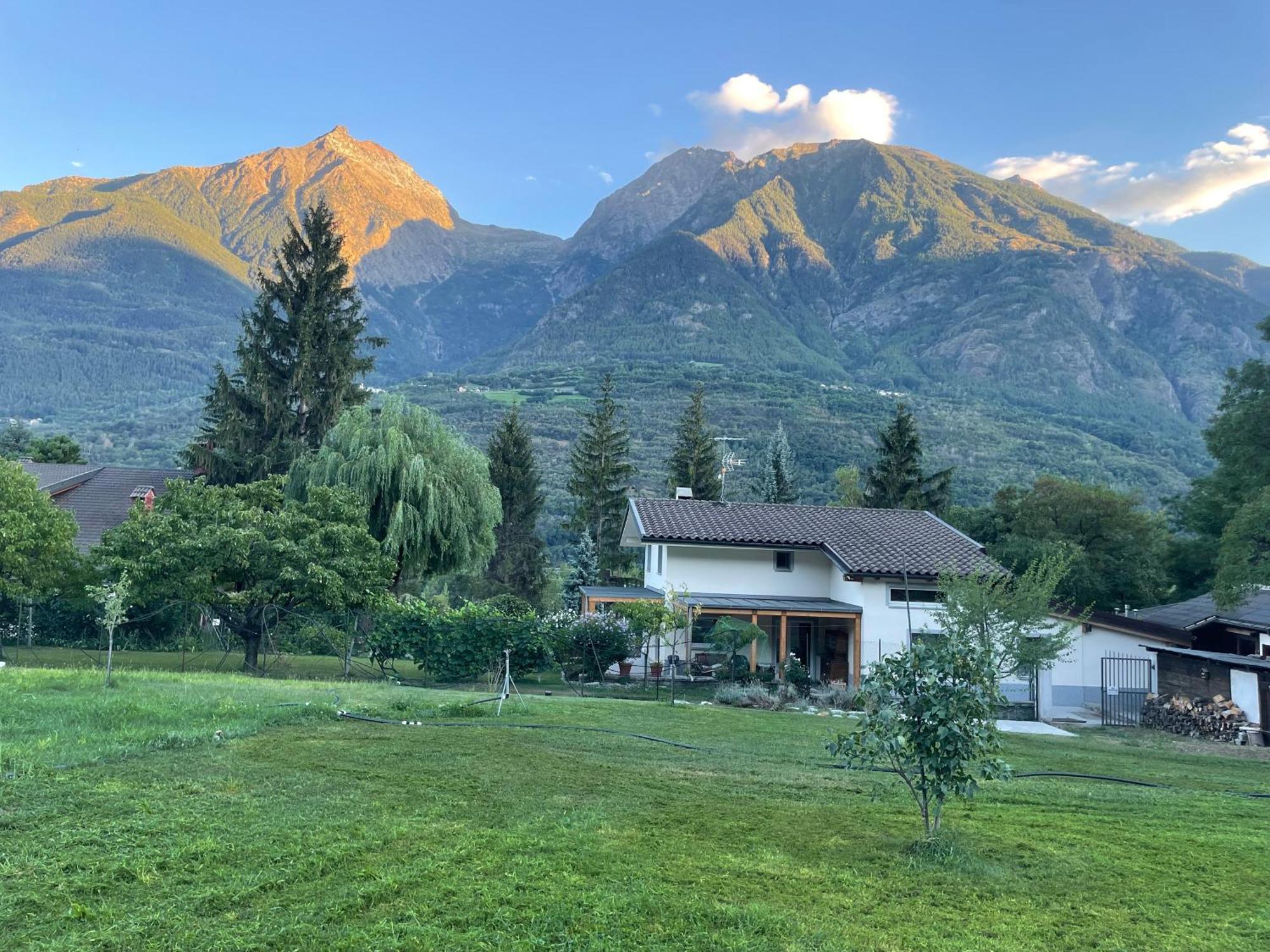 Apartmán La Casina Di Oscar Ad Ao V Combe Vda Quart 0014 E 00I6 Exteriér fotografie